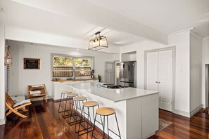 Interior - Stunning vacation rental offering unique city and beach views (Clontarf)