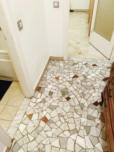 地铁站1分钟@晚上入住@12小时独立房间@行李可提前寄存@入住简单@LGBT