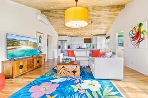 Smart TV, books, stereo, offices