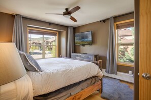 4 habitaciones, caja de seguridad en la habitación y escritorio 