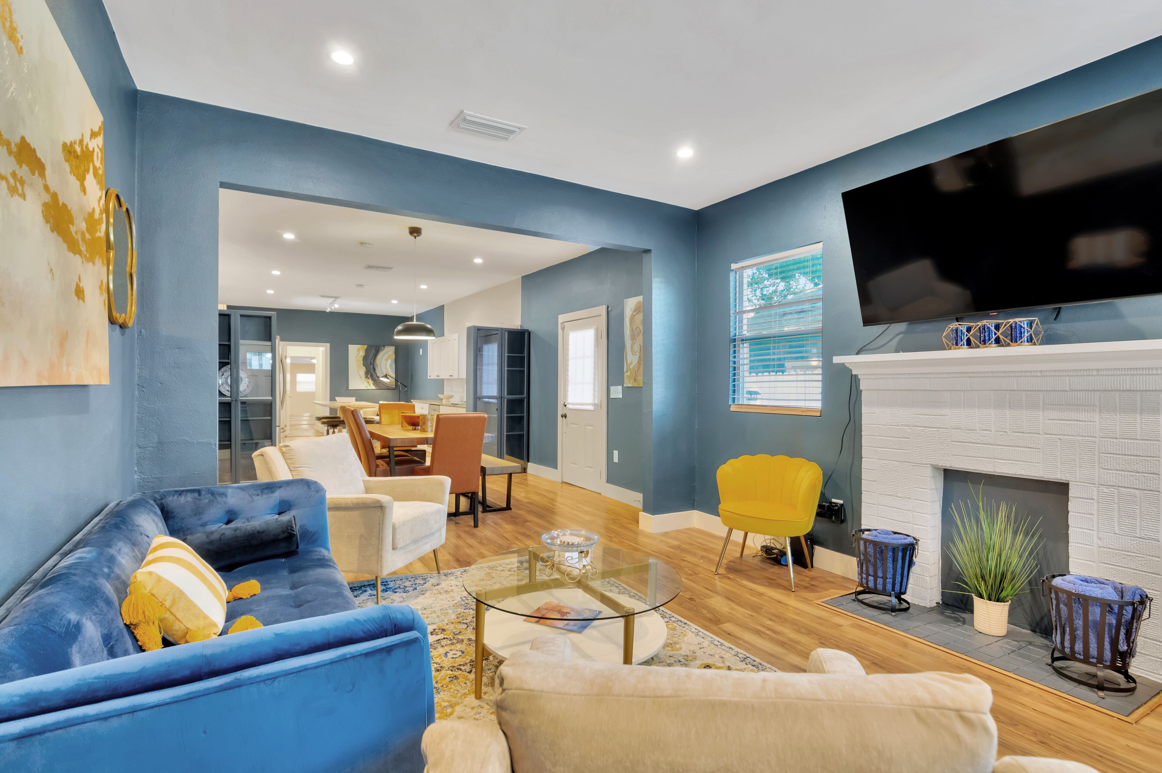 Eclectic Elegance: Stylishly Renovated 3 Bedroom Home Near Downtown Tampa
