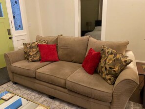 Living area - Casa Antonia Cozy Craftman home (Brownsville)