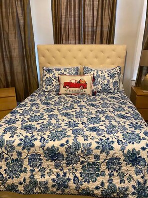 2 bedrooms, WiFi, bed sheets - Casa Antonia Cozy Craftman home (Brownsville)