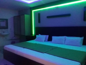 Exterior - DIVYA LODGE & HOTEL ROOMS (Hyderabad)