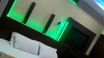 20 bedrooms, free WiFi