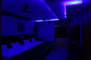 Exterior - DIVYA LODGE & HOTEL ROOMS (Hyderabad)