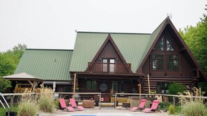 Exterior - The Lodge at Lakeshore (Emeryville)