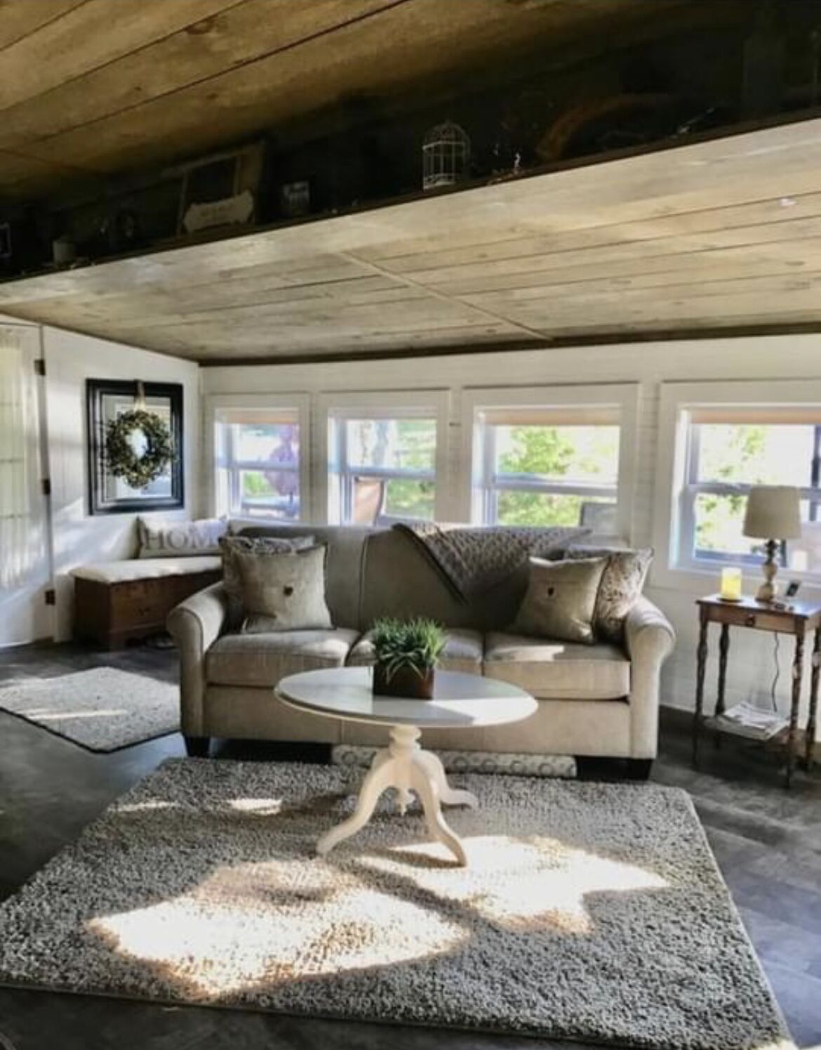 Smart TV, caminetto, lettore DVD