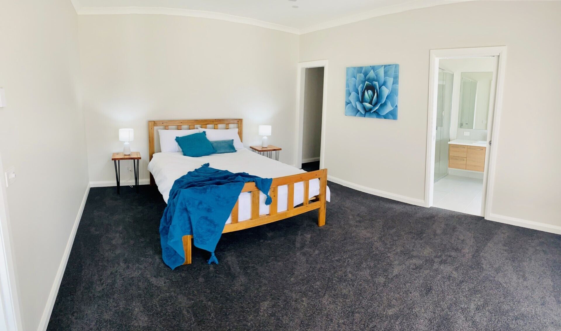 4 bedrooms, desk, iron/ironing board, free WiFi