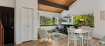 Modern McCall Mountain Gem -- Pet-Friendly -- Less than 1 Mi to Lake & Downtown