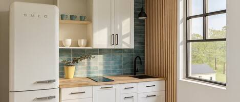 Microwave, oven, coffee/tea maker, toaster