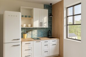 Microwave, oven, coffee/tea maker, toaster