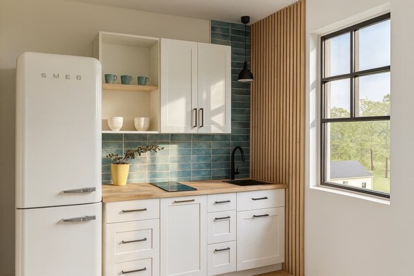 Microwave, oven, coffee/tea maker, toaster