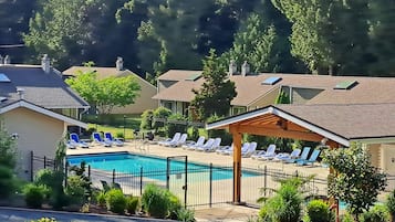 Piscine extérieure