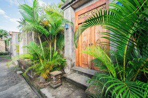 Fachada de la propiedad