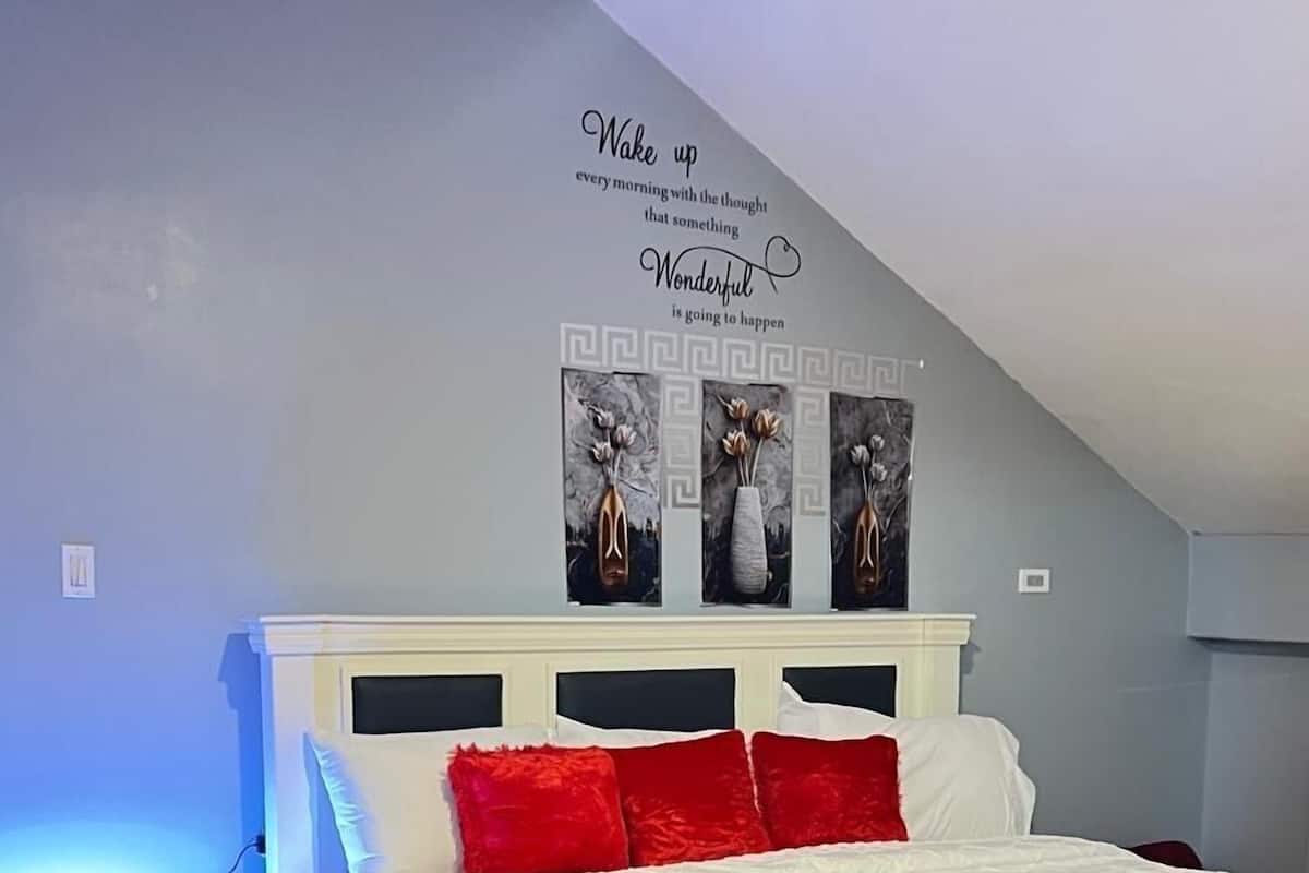 2 bedrooms, premium bedding, down duvets, laptop workspace
