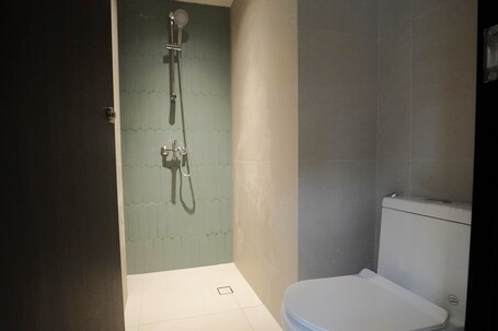 Jyu Capsule Hotel - Image 12