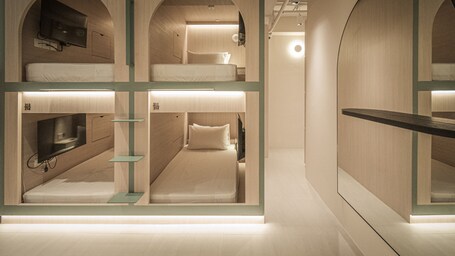 Jyu Capsule Hotel - Image 16