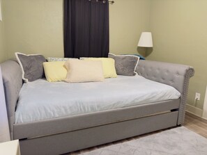 2 habitaciones, tabla de planchar con plancha y wifi gratis 
