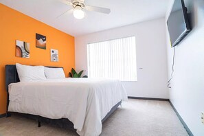 Room - Massive 4Br/5bath w/pool, grill (Davenport)