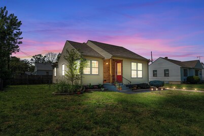 Cozy Remodeled 3 bedroom home close to WSU