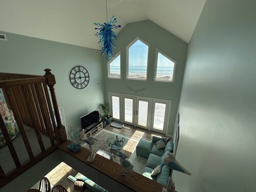 Beautiful Beachfront and Bayfront House