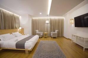 Phòng Suite Superior | Minibar, phòng cách âm, bàn ủi/dụng cụ ủi quần áo 