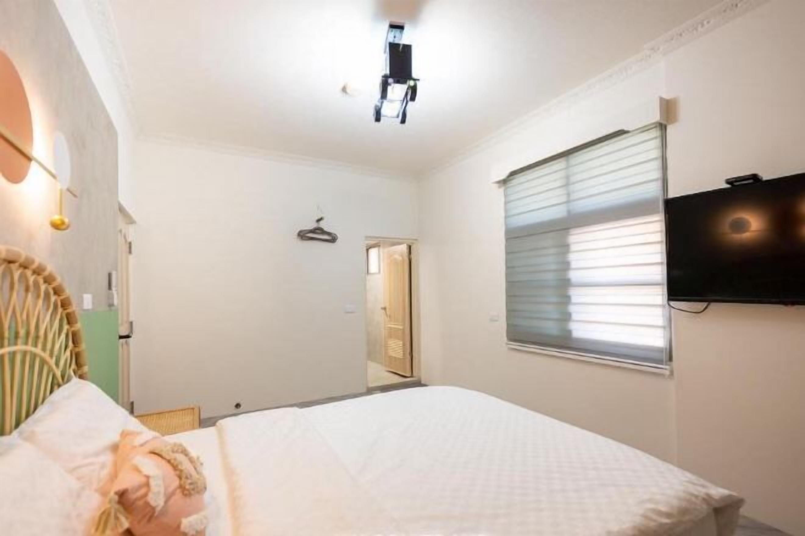 書桌、隔音、免費 Wi-Fi