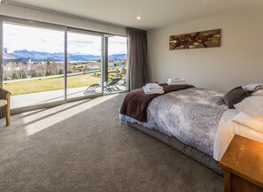 6 chambres, fer et planche à repasser, Wi-Fi, draps fournis