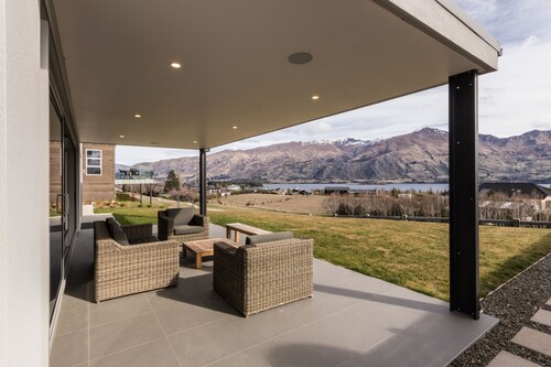 Peninsula Bay Luxury Retreat