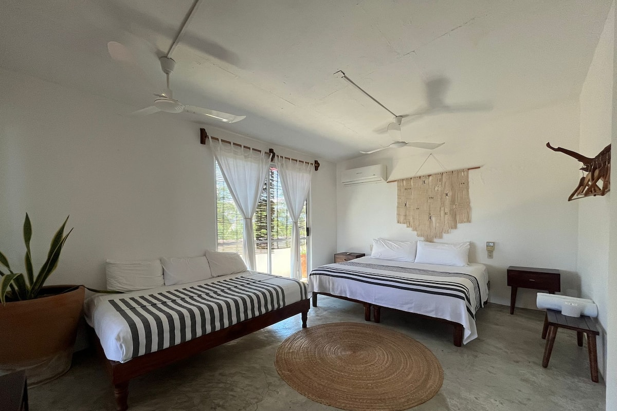 Basic Penthouse, Multiple Beds