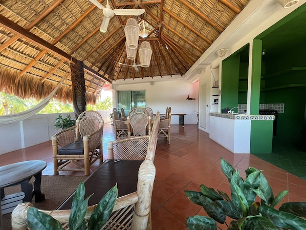 Penthouse cơ bản, nhiều giường | Hiên