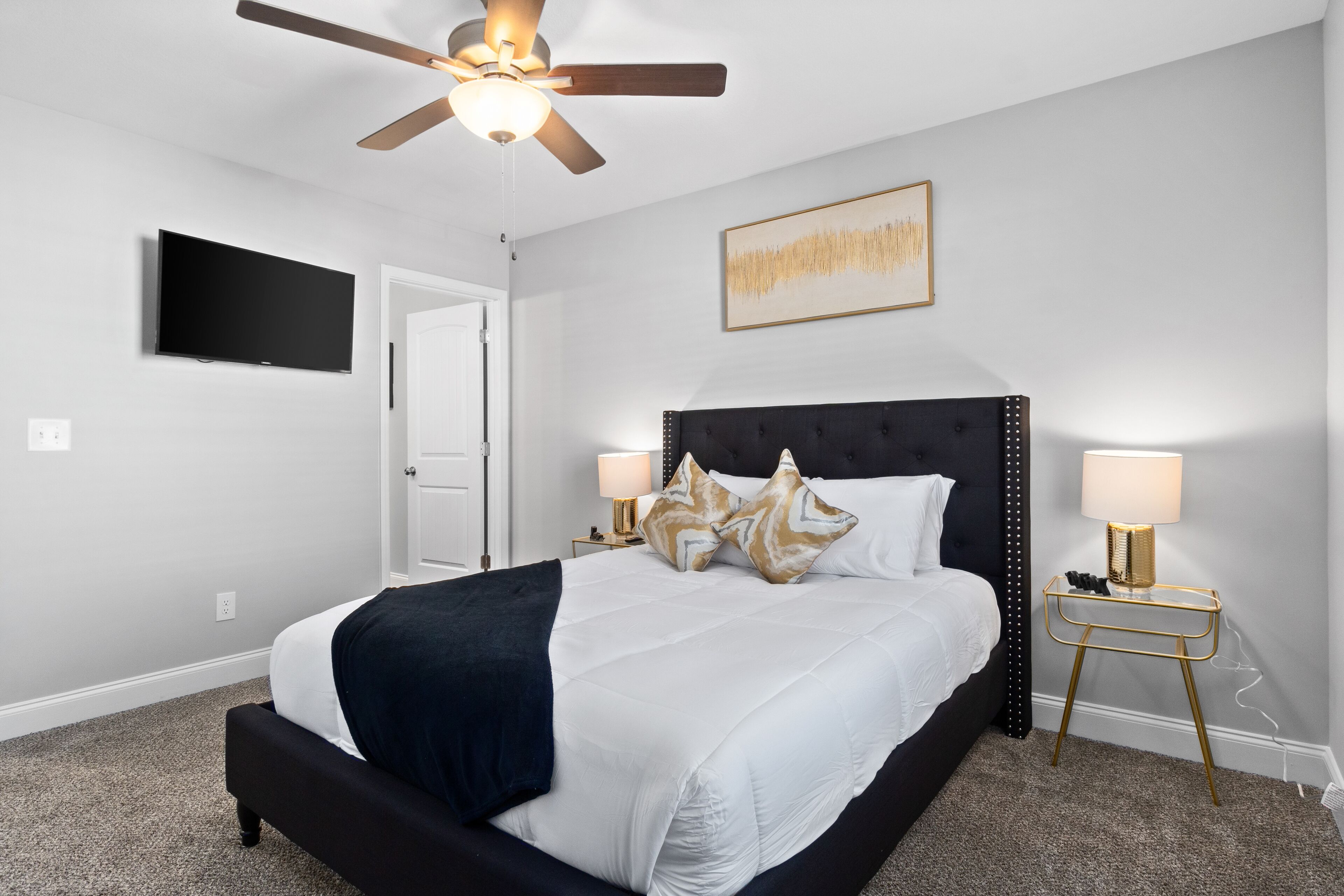 2 chambres, fer et planche à repasser, Wi-Fi, draps fournis