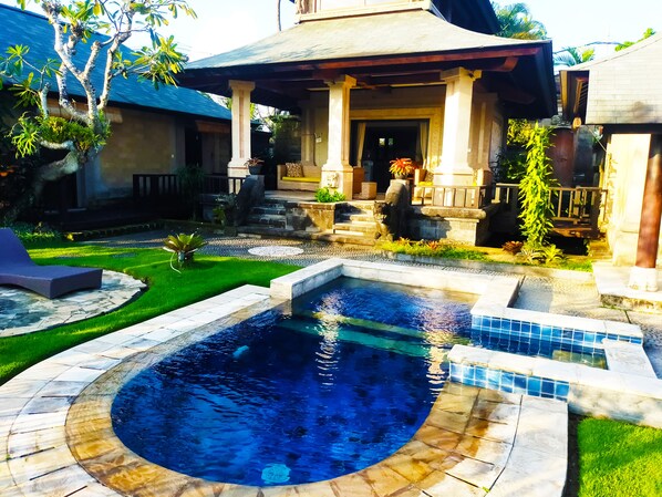 Outdoor pool - 3BR Villa Queen With Stunning Rice Field (Blahbatuh)