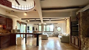 Superior Penthouse, 2 Bedrooms, Terrace, Ocean View | Living area | 50-inch flat-screen TV with digital channels, Netflix, Hulu - Condominio Sac-Be (Playa del Carmen)