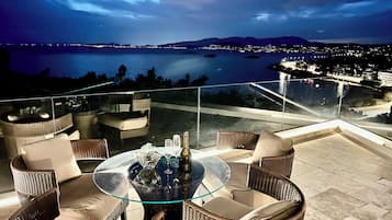 Apartment | Outdoor dining