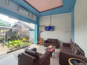 Coin salon dans le hall