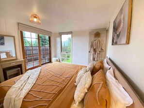 1 bedroom, in-room safe, iron/ironing board, WiFi