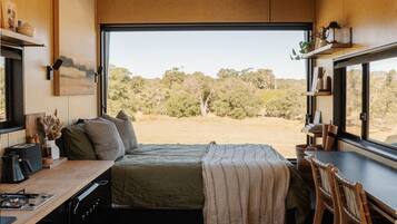 1 bedroom, travel cot, bed sheets