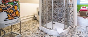 Dusche, Haartrockner, HandtĂŒcher