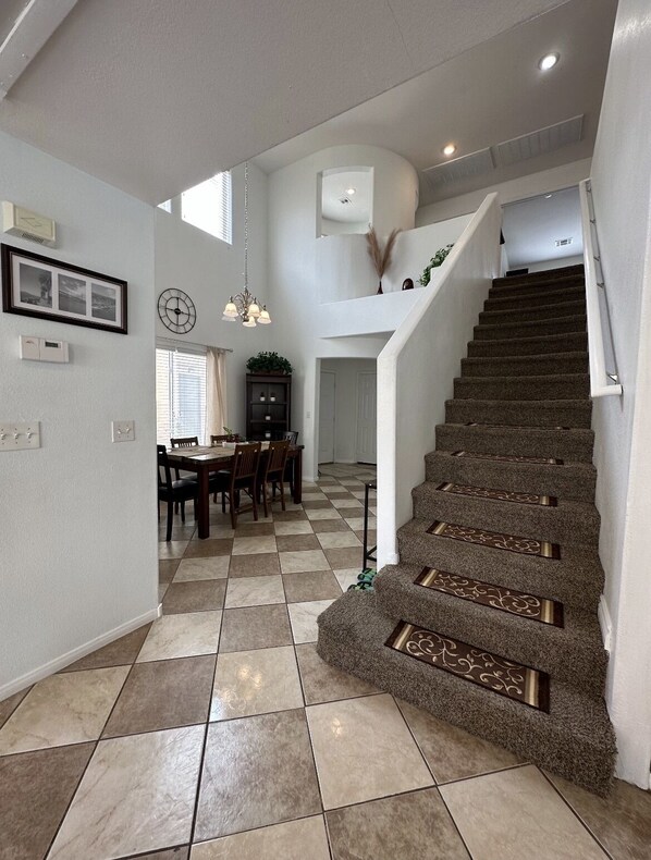 Interior - Southwest Las Vegas Huge Bohemian Style Home!! - Few Minutes Away From Casino!! (Las Vegas)