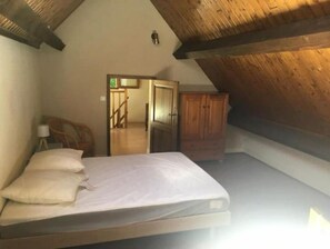 2 chambres, lit parapluie