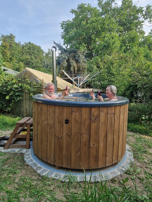 Bain à remous extérieur