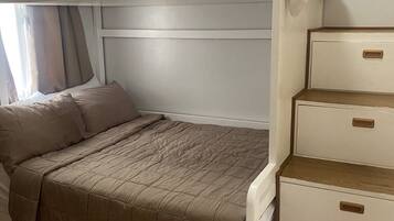 1 bedroom, desk, iron/ironing board, free WiFi