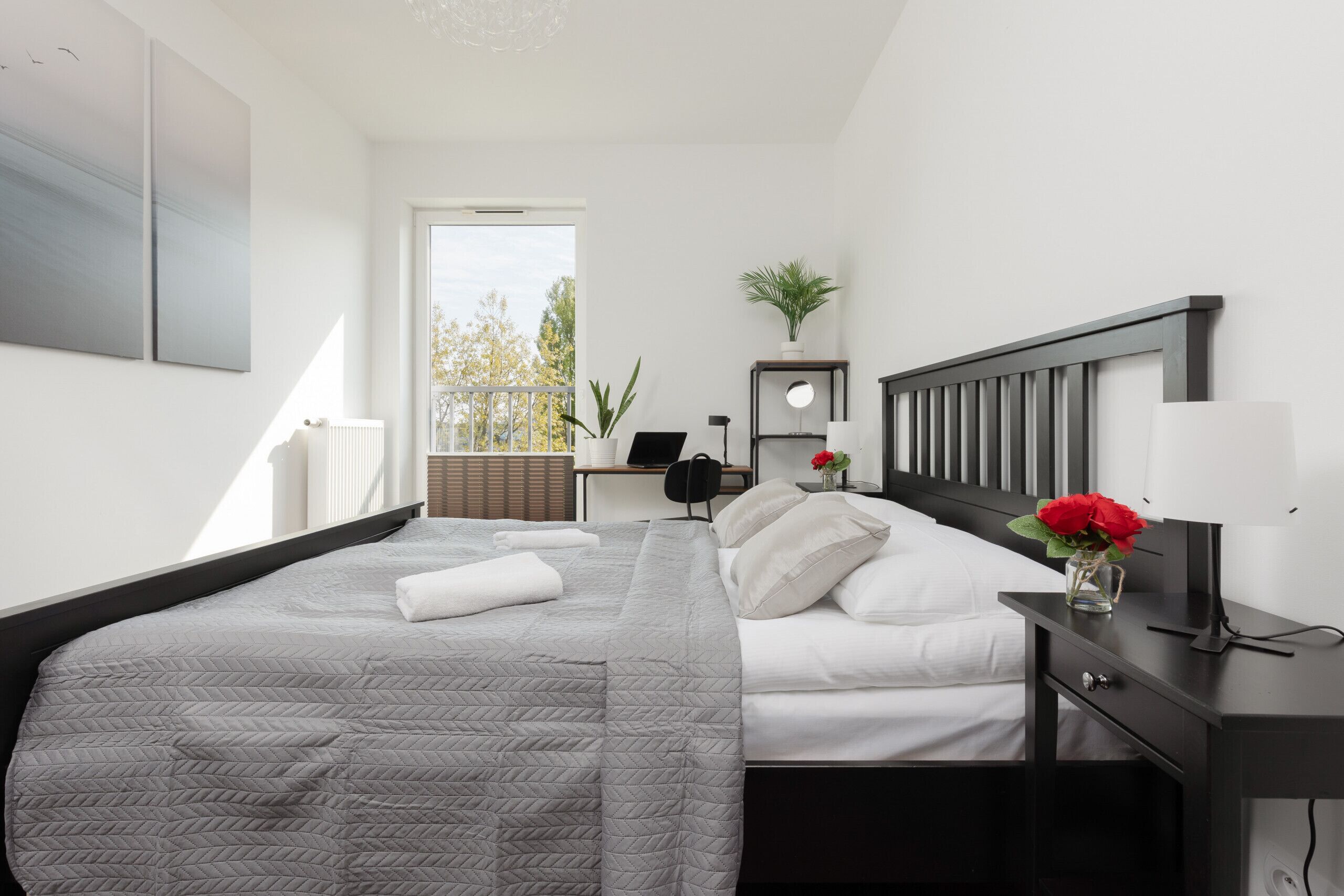 1 bedroom, bed sheets