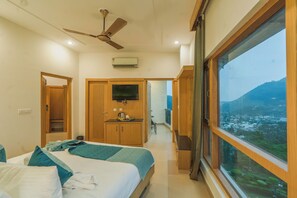 Premium Lake view | Premium bedding, in-room safe, desk, iron/ironing board - Excel Hotels & Resorts Bhimtal (Nainital)