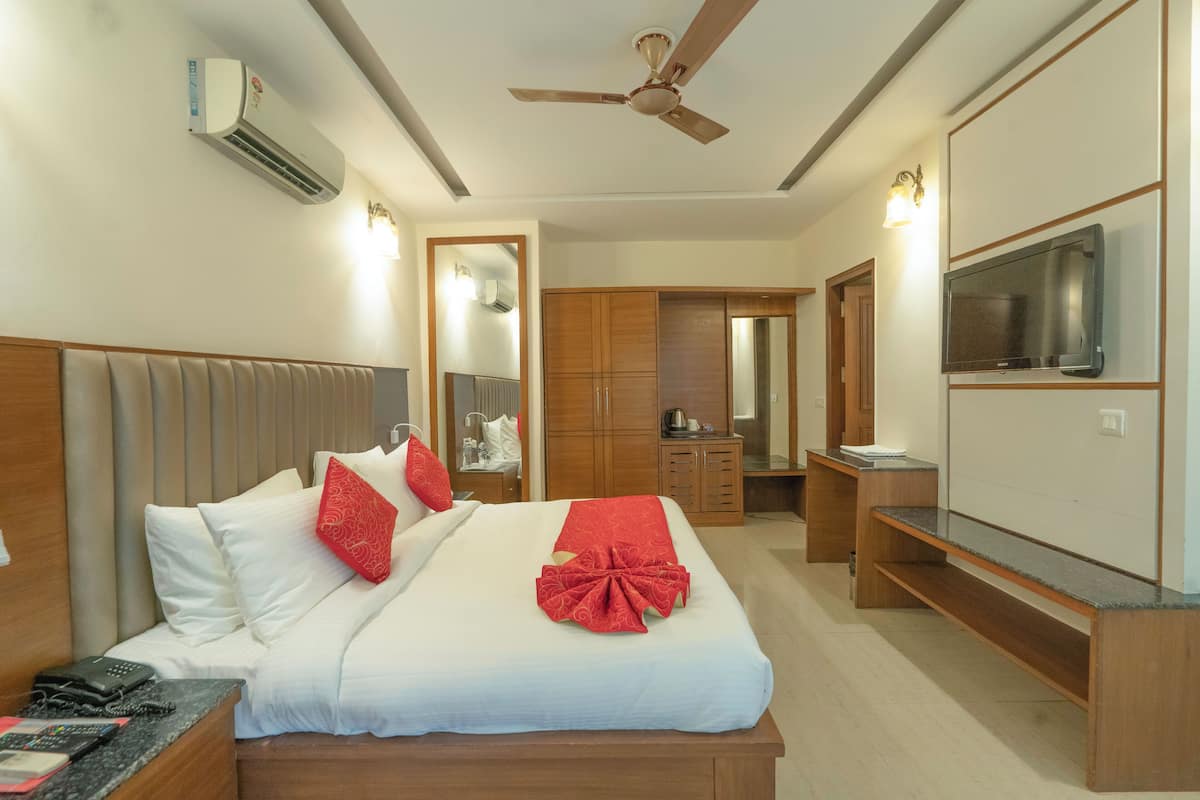 Cottage Garden View | 1 bedroom, premium bedding, in-room safe, desk