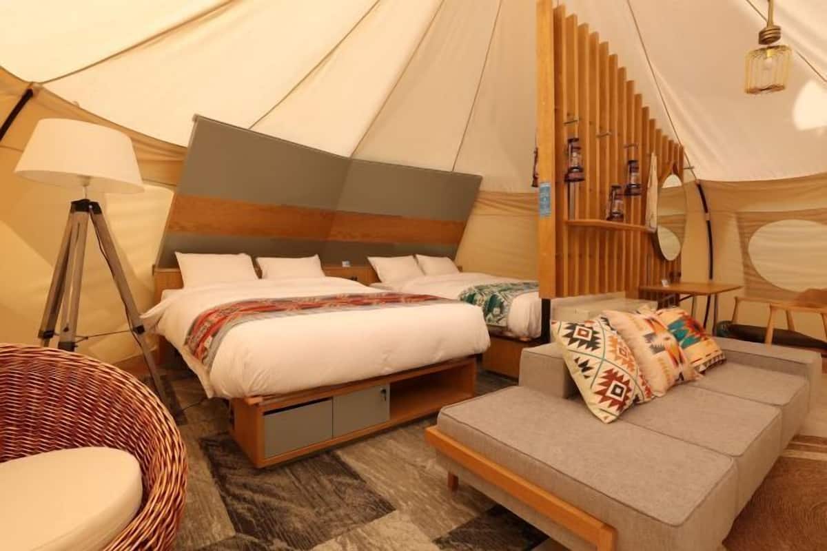 1 bedroom, desk, laptop workspace, free WiFi
