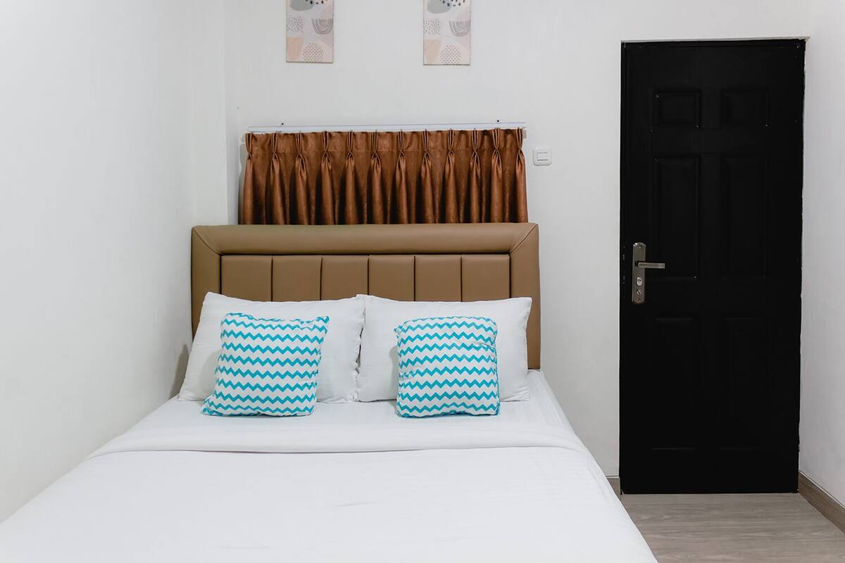 Quarto casal standard | 1 quarto, escrivaninha, Wi-Fi de cortesia, roupa de cama