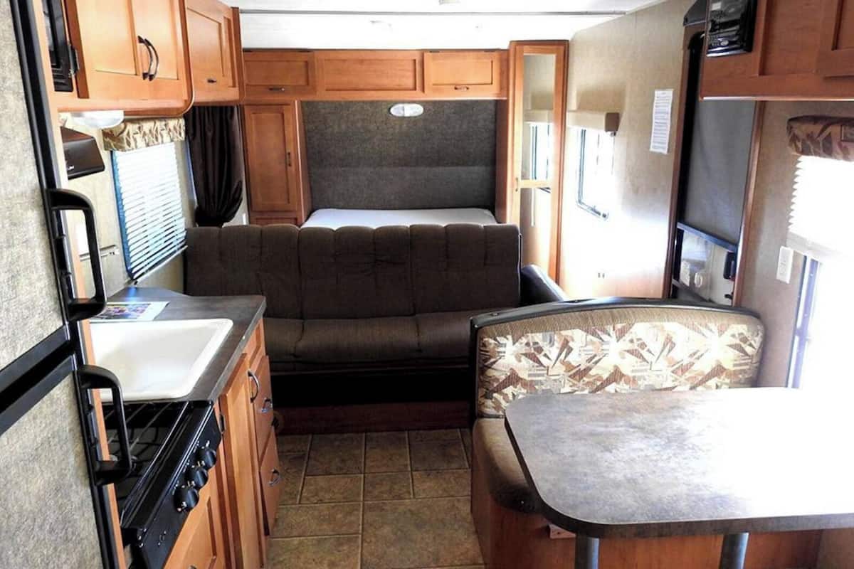 Deluxe Mobile Home | Free WiFi, bed sheets
